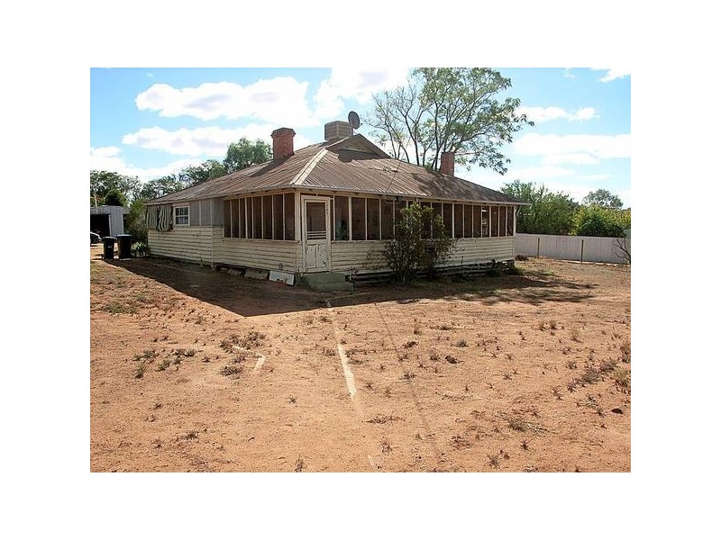 15 Woomera Avenue, Red Cliffs VIC 3496