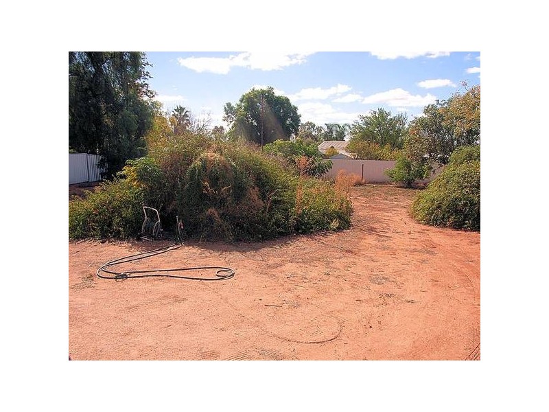 15 Woomera Avenue, Red Cliffs VIC 3496
