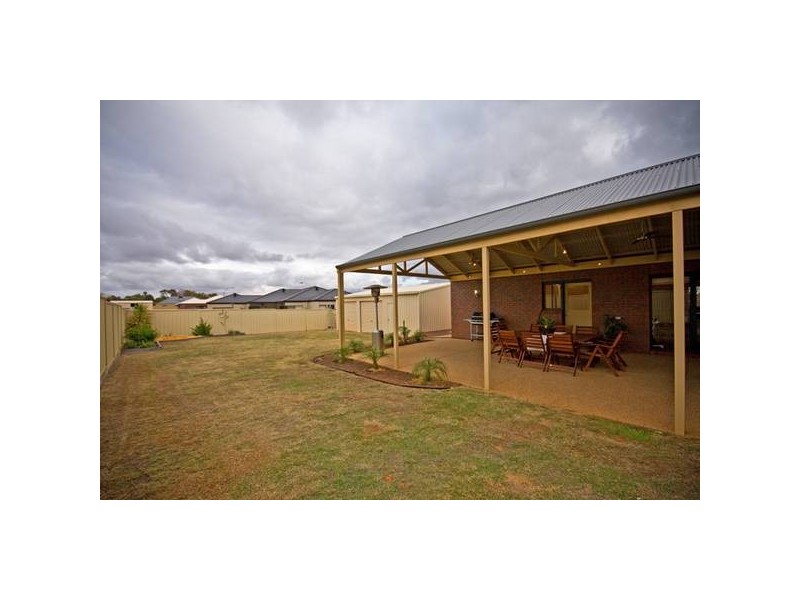 121 Wood Street, Gol Gol NSW 2738