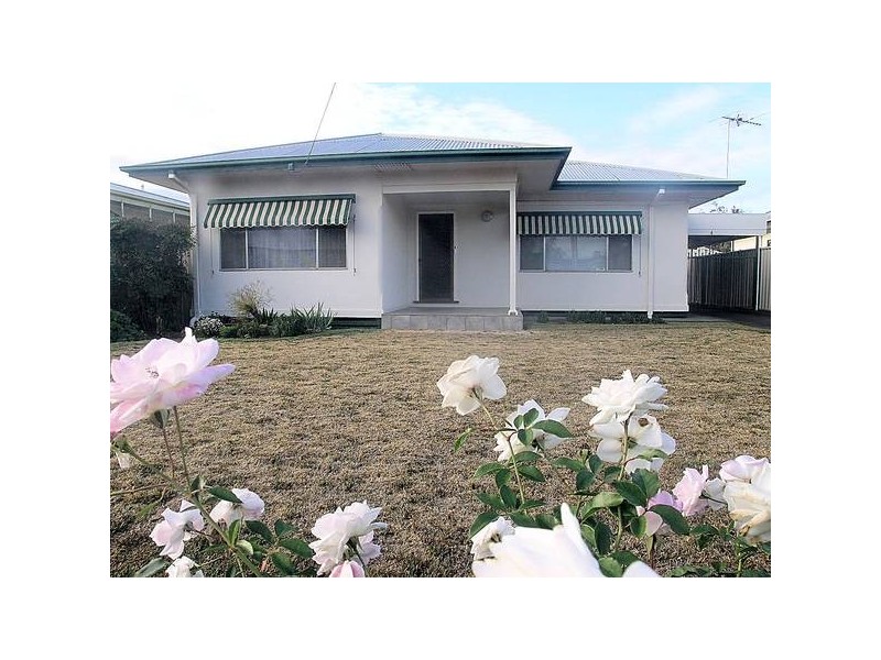 4 Hazel Avenue, Mildura VIC 3500