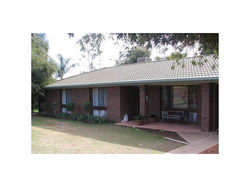 5 Morris Place, Buronga NSW 2739