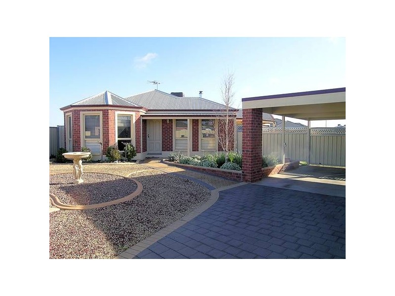 6 Stamford Court, Gol Gol NSW 2738