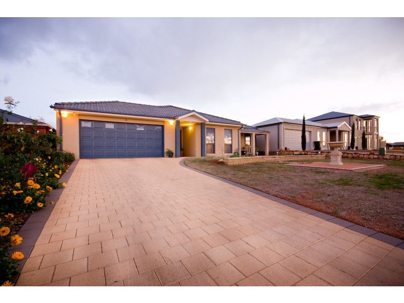 30 Summer Drive, Buronga NSW 2739
