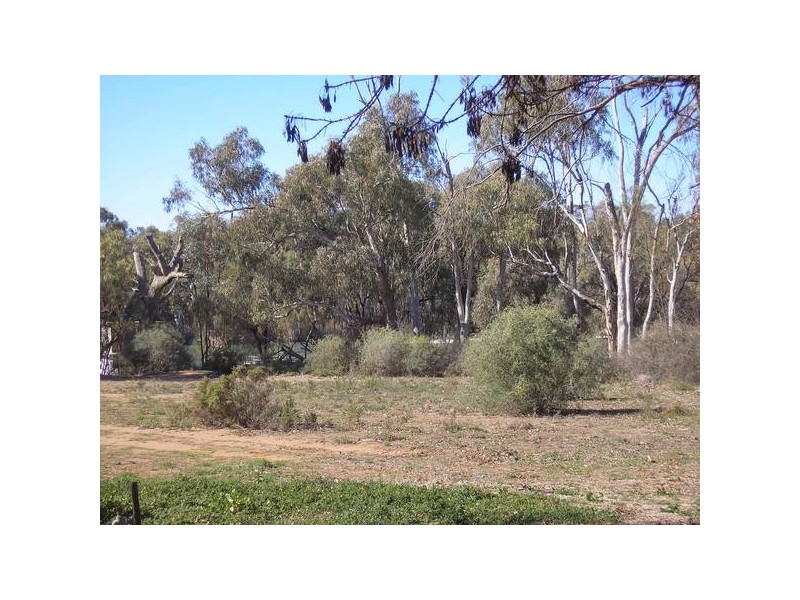 3 Riverlaze, Nichols Point VIC 3501