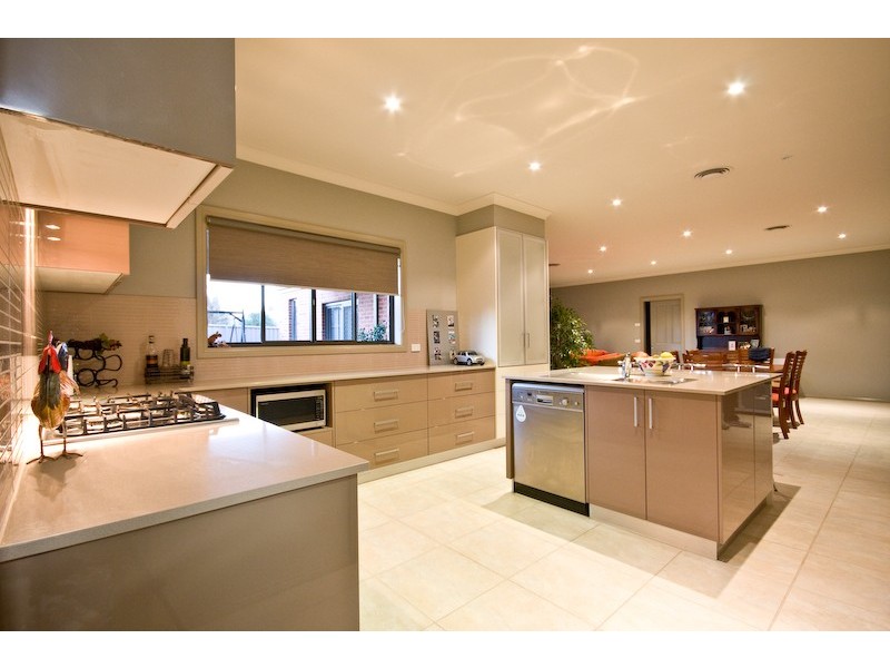 4 Popular Alm Court, Mildura VIC 3500