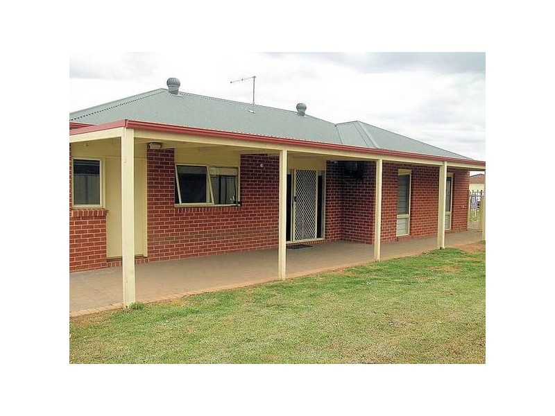 7 Fiona Drive, Gol Gol NSW 2738