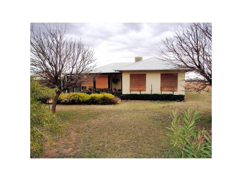 208 Dairtnunk Avenue, Cardross VIC 3496