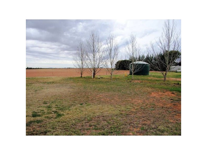 208 Dairtnunk Avenue, Cardross VIC 3496