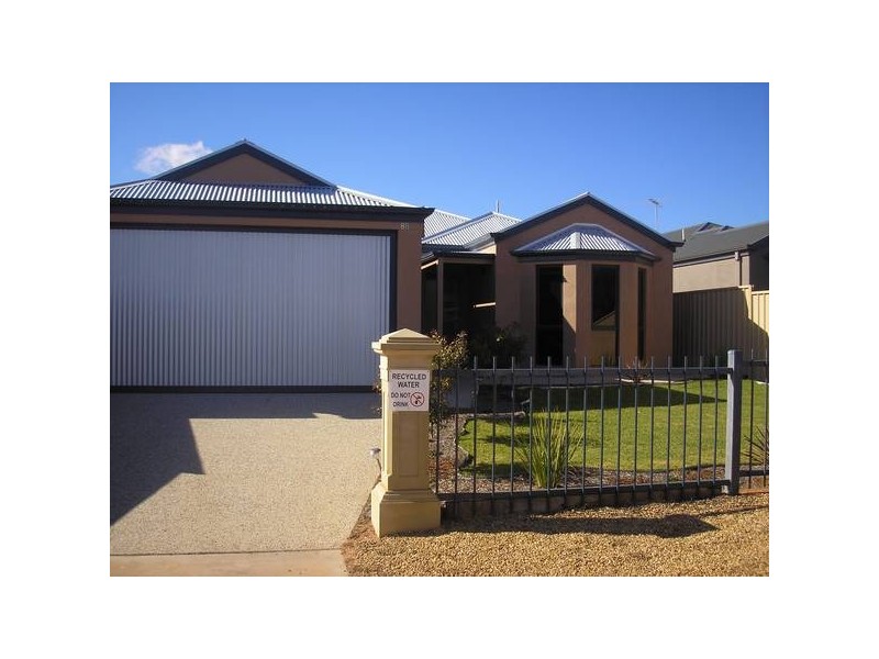 8B Dawn Avenue, Gol Gol NSW 2738