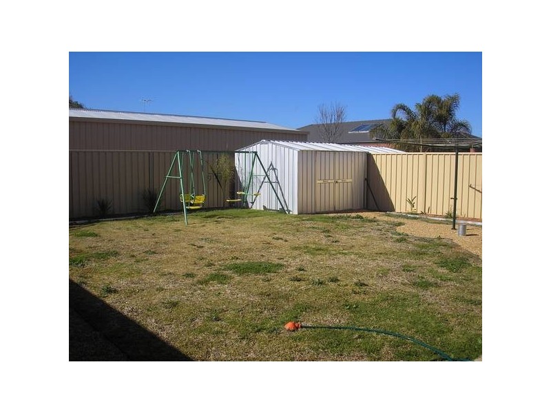 8B Dawn Avenue, Gol Gol NSW 2738