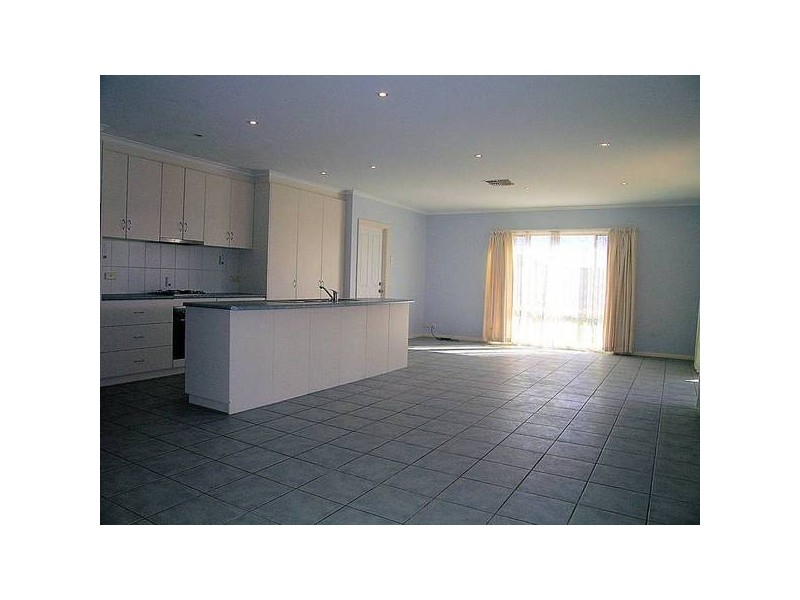 4 Thames Place, Mildura VIC 3500