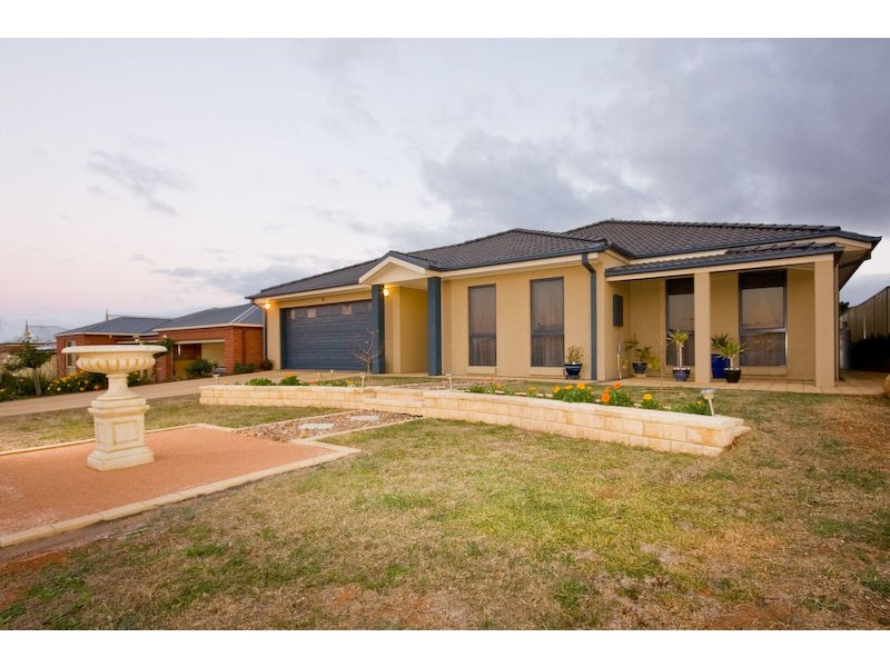 30 Summer Drive, Gol Gol NSW 2738