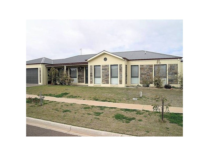 8 Bristol Way, Mildura VIC 3500