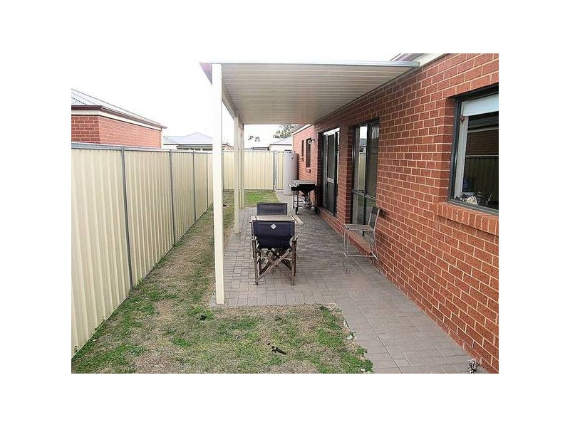 8 Bristol Way, Mildura VIC 3500
