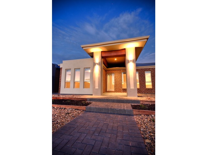 16 Heidi Court, Mildura VIC 3500