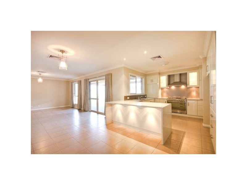 16 Heidi Court, Mildura VIC 3500