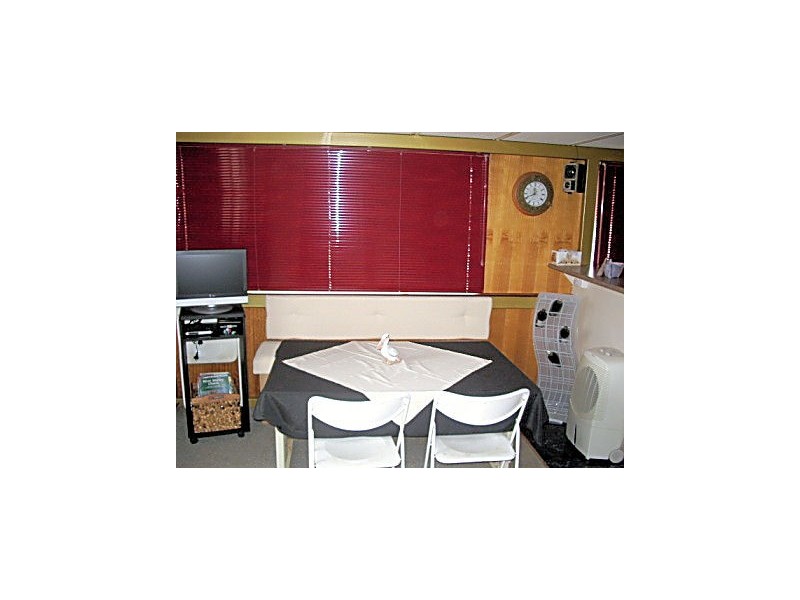 00 Houseboat Yelta, Wentworth NSW 2648