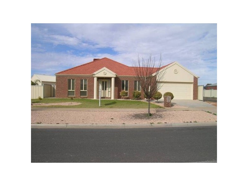 16 James Cook Drive, Mildura VIC 3500