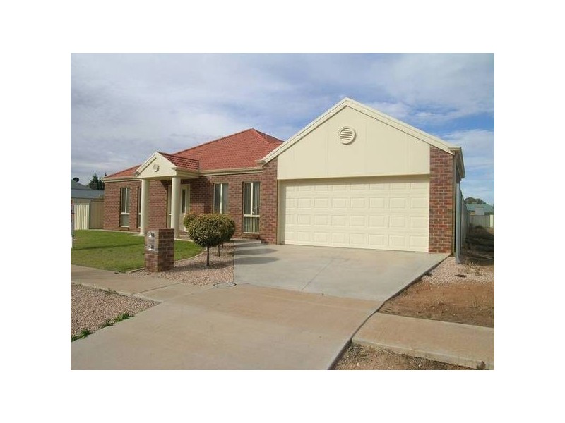 16 James Cook Drive, Mildura VIC 3500