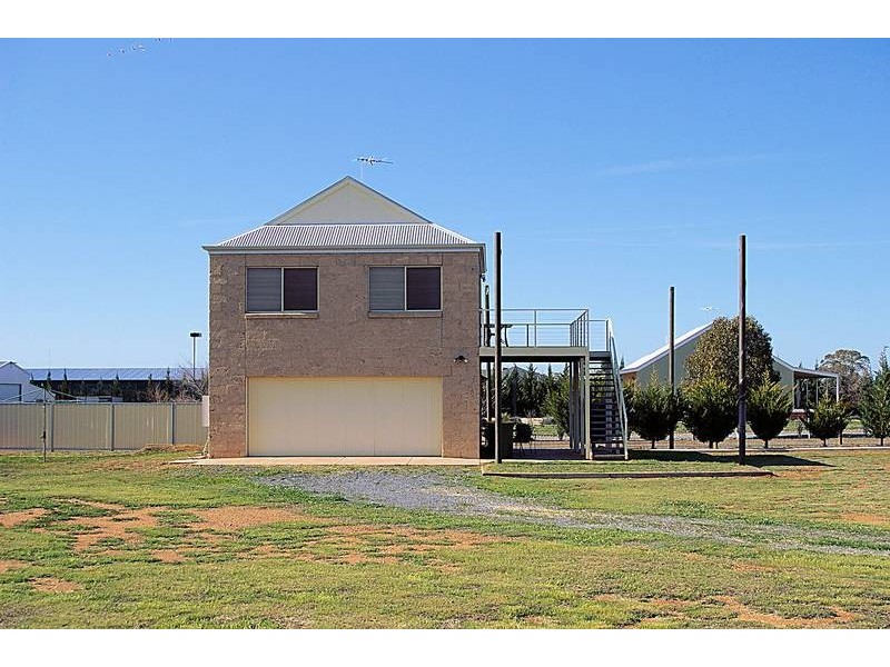 36 Cobb & Co Way, Gol Gol NSW 2738
