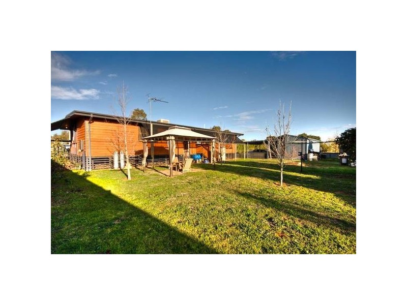 15 Lachlan Parade, Red Cliffs VIC 3496