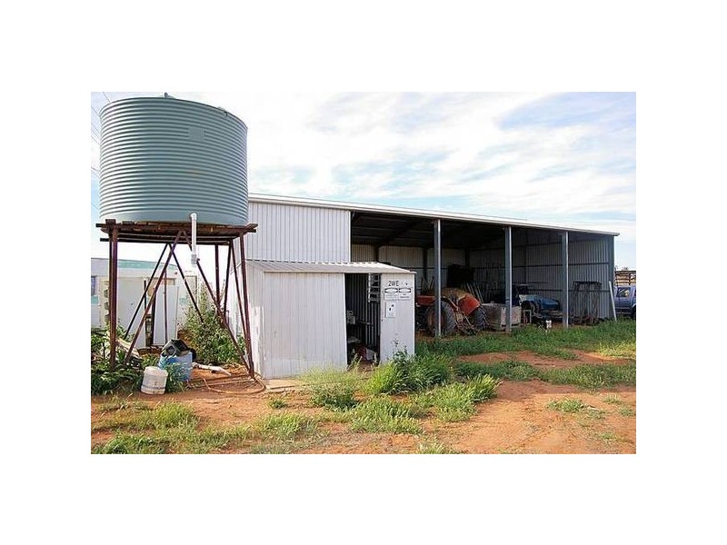 Cnr McKays Road & McEdwards Street, Birdwoodton VIC 3505