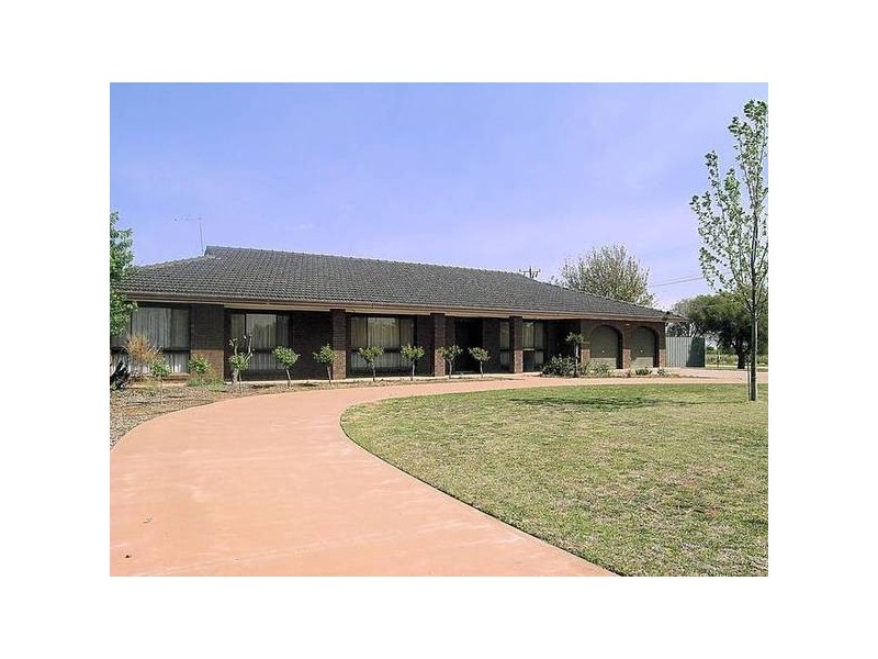 1 Sturt Highway, Merbein South VIC 3505