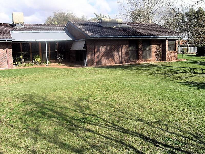 10 Tireel Drive, Nichols Point VIC 3501