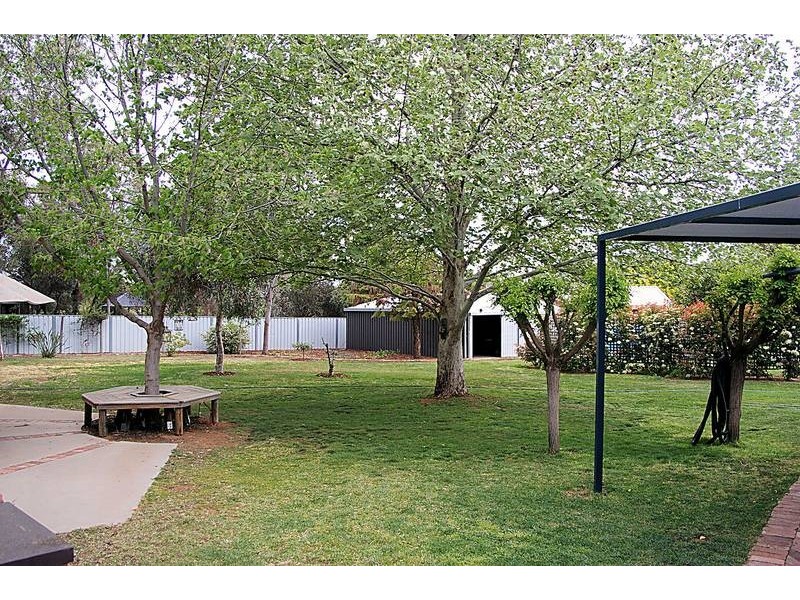 10 Tireel Drive, Nichols Point VIC 3501
