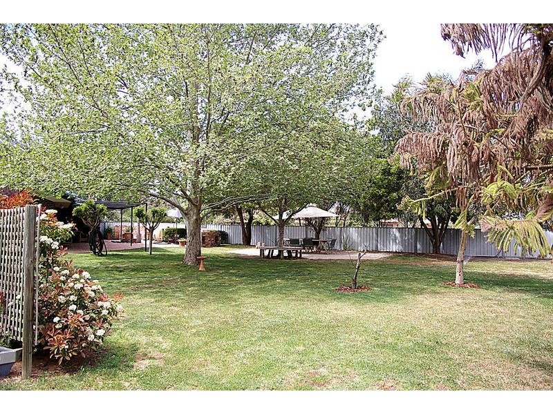 10 Tireel Drive, Nichols Point VIC 3501