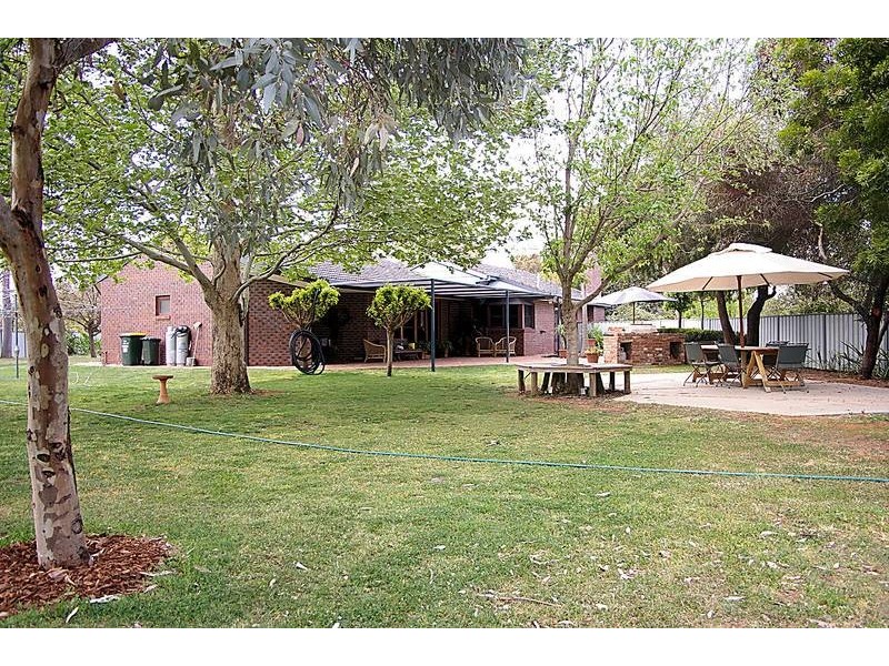 10 Tireel Drive, Nichols Point VIC 3501