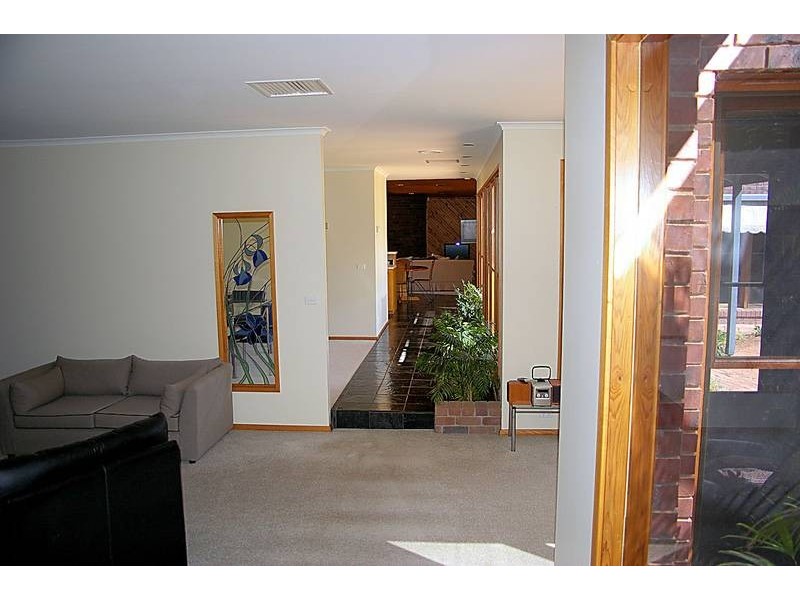 10 Tireel Drive, Nichols Point VIC 3501