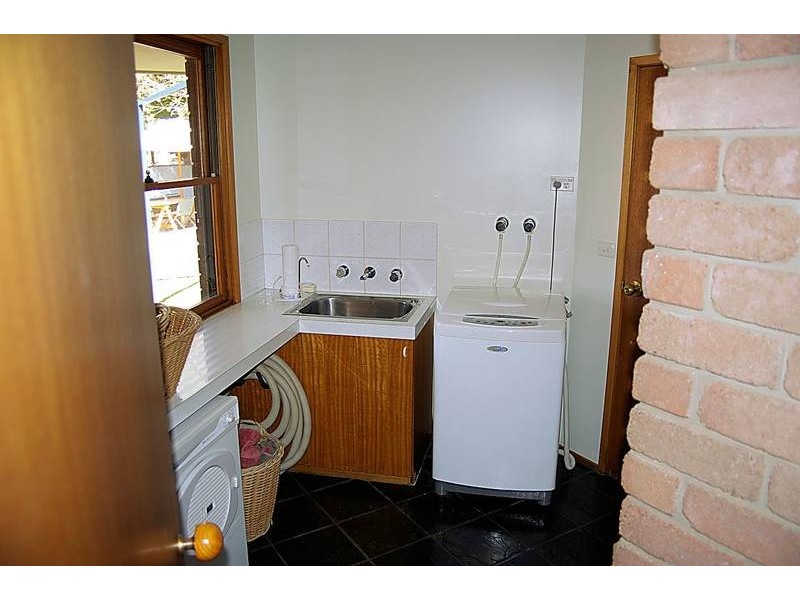 10 Tireel Drive, Nichols Point VIC 3501