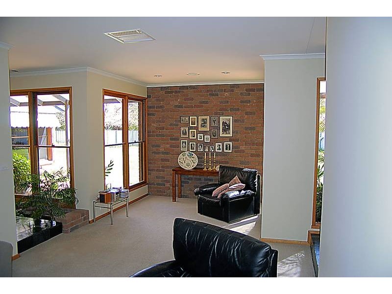 10 Tireel Drive, Nichols Point VIC 3501