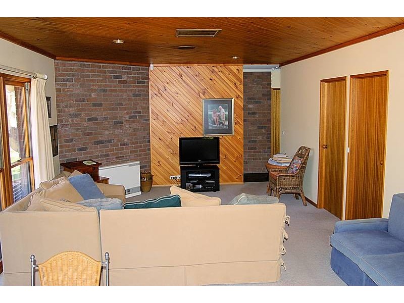 10 Tireel Drive, Nichols Point VIC 3501