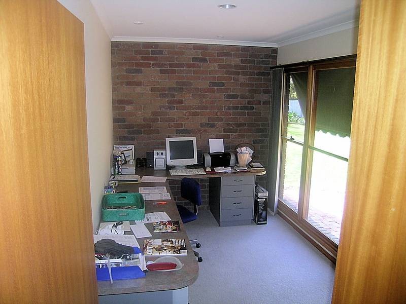 10 Tireel Drive, Nichols Point VIC 3501