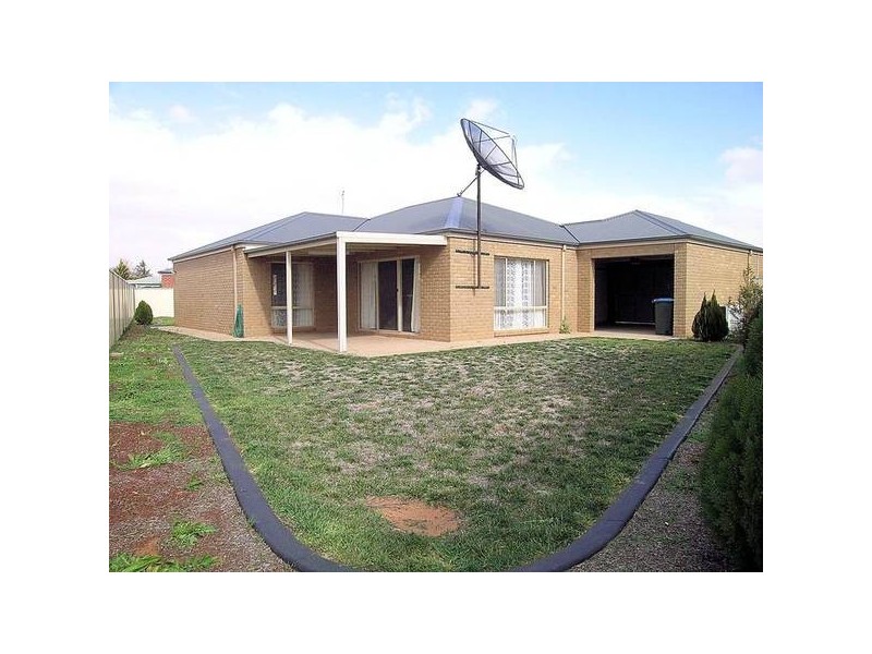 4 Thames Place, Mildura VIC 3500