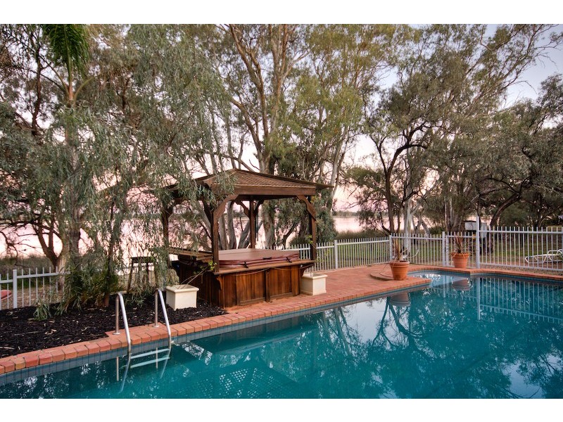 43 Cooke Street, Nichols Point VIC 3501