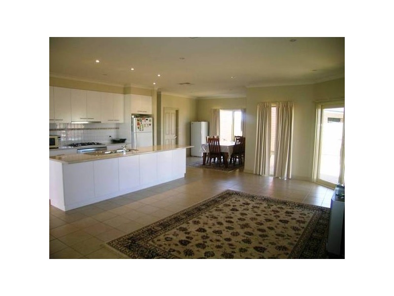 5 Barraclough Way, Mildura VIC 3500