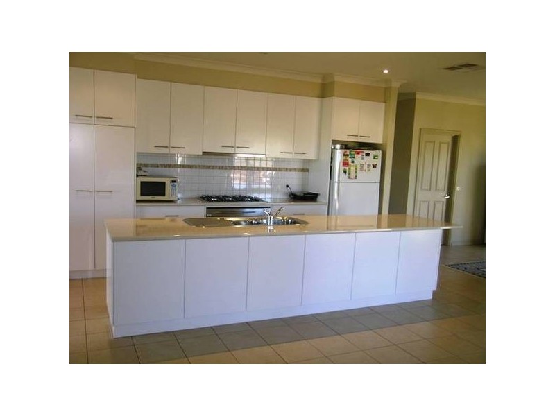 5 Barraclough Way, Mildura VIC 3500