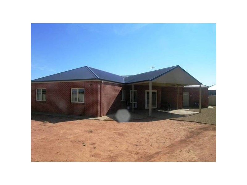 5 Barraclough Way, Mildura VIC 3500