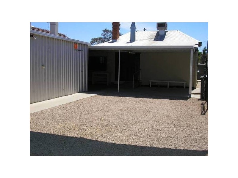142 Pine Avenue, Mildura VIC 3500