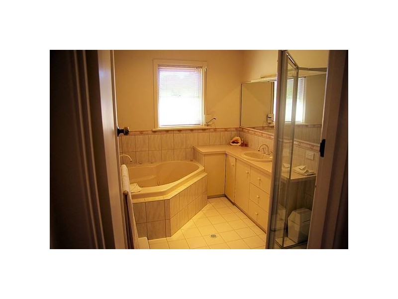 2 Hoyles Road, Yelta VIC 3505