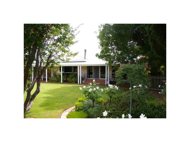 2 Hoyles Road, Yelta VIC 3505