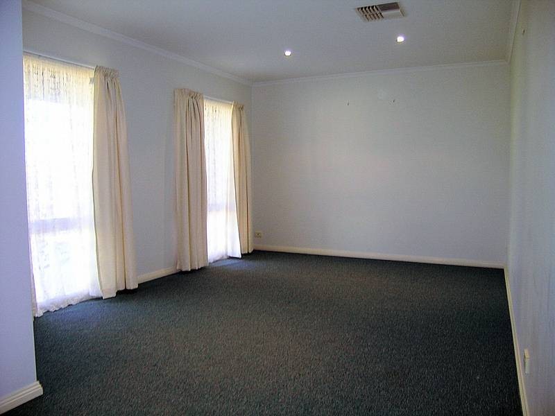 4 Thames Place, Mildura VIC 3500