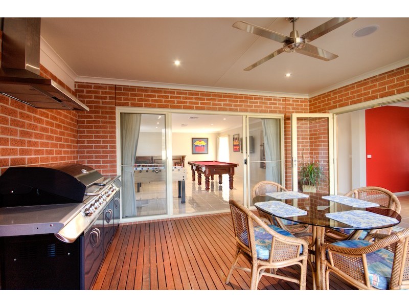 710 Cureton Avenue, Nichols Point VIC 3501