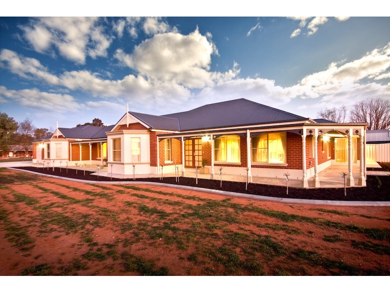 710 Cureton Avenue, Nichols Point VIC 3501
