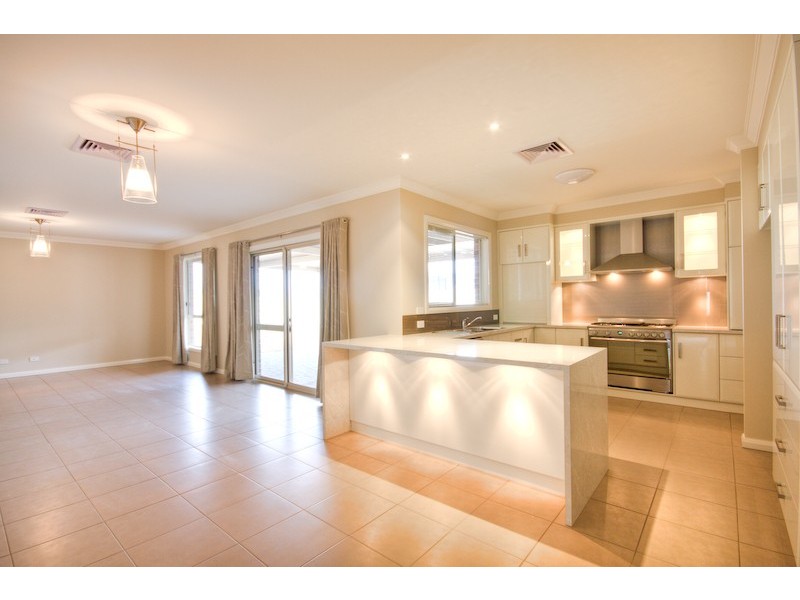 16 Heidi Court, Mildura VIC 3500