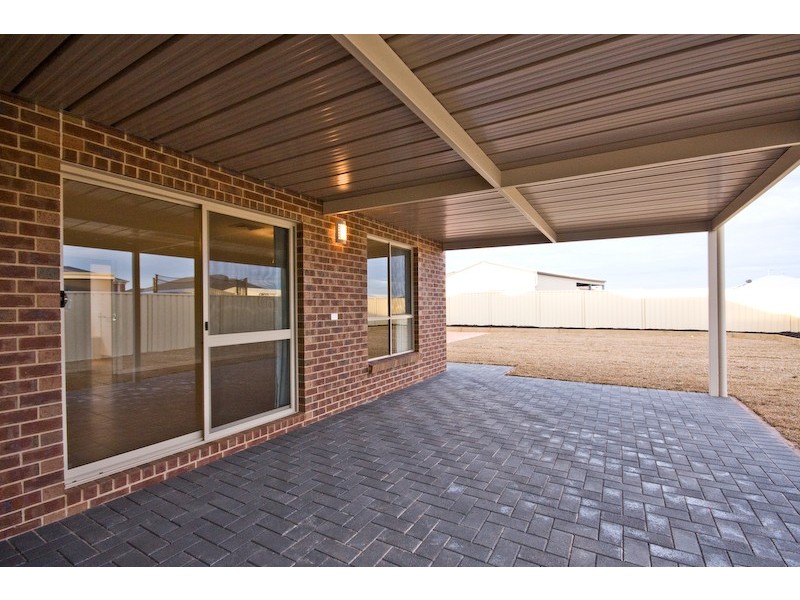 16 Heidi Court, Mildura VIC 3500