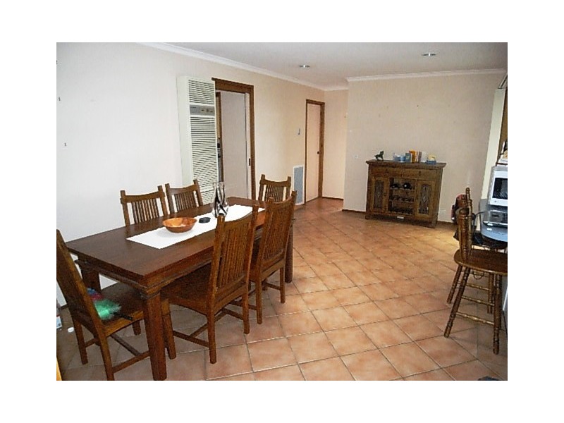 11 Johnstone Circuit, Calwell ACT 2905